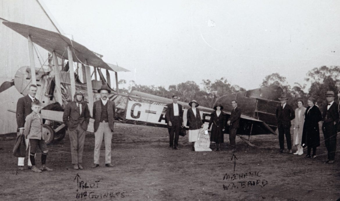 Celebra Qantas su centenario con vuelo histórico