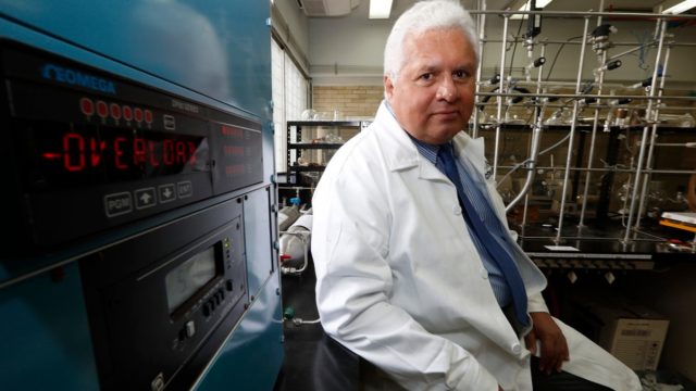 NASA nombra colina marciana en honor al científico mexicano Rafael Navarro-González