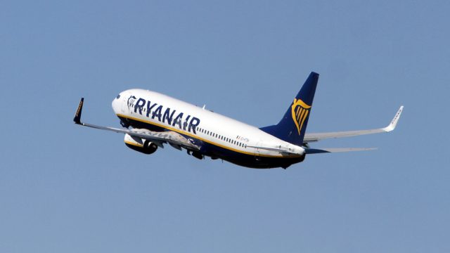 Boeing 737 de Malta Air regresa a Tesalónica tras ruptura de una ventanilla en vuelo