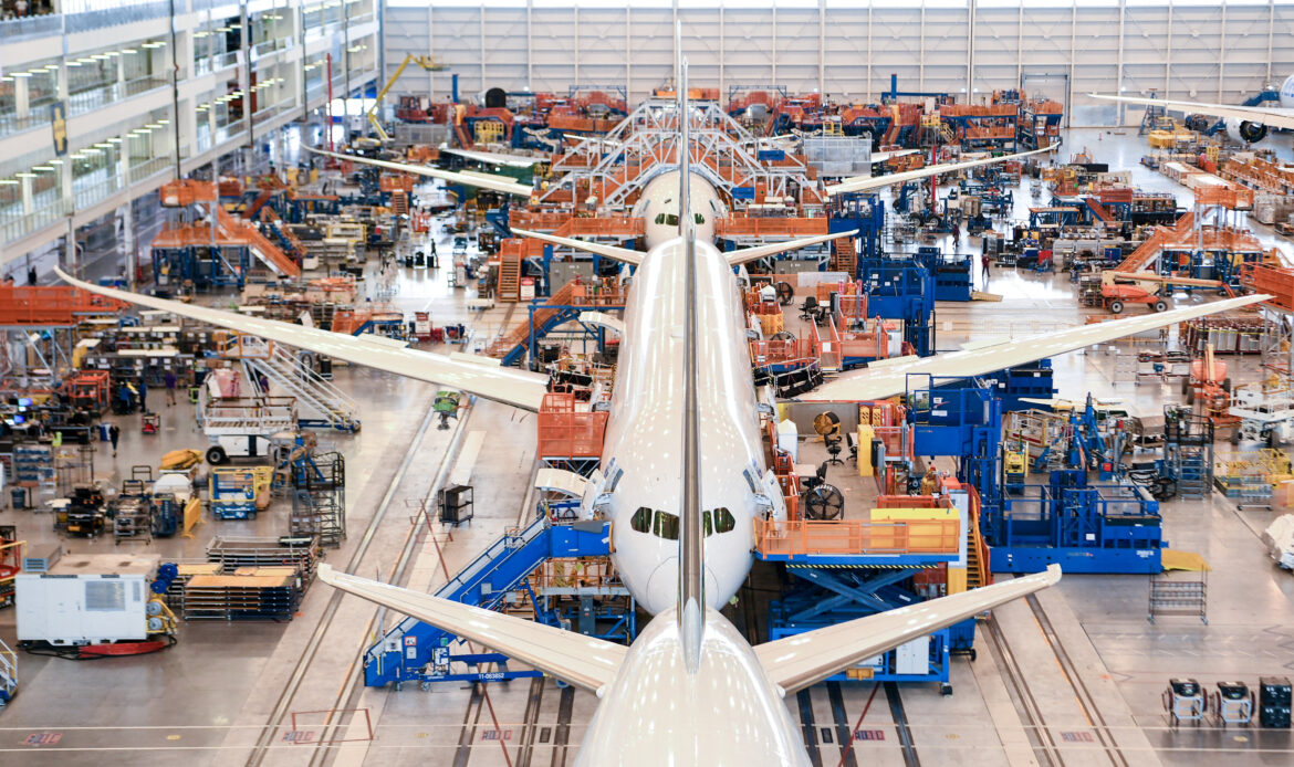 Boeing planea iniciar entregas de 787 Dreamliners mejorados en la primera mitad de 2026