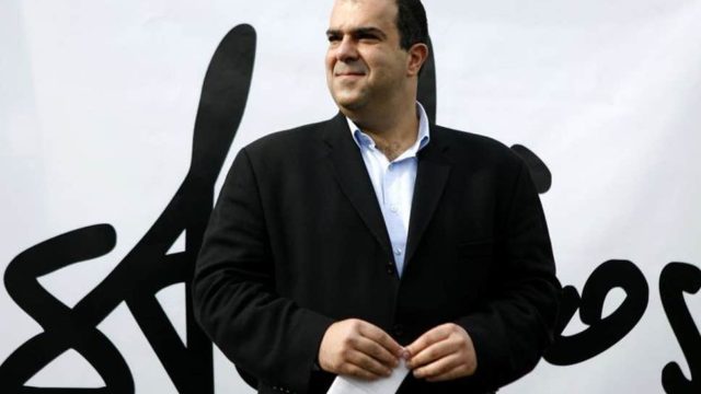 El fundador de EasyJet amenaza a la junta directiva por la expansión de sus aeronaves en medio de la crisis
