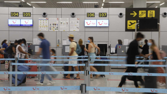 Confusión en la interpretación del título de tratamiento «Miss» ocasiona incidente de peso y balance en un vuelo de TUI Airways