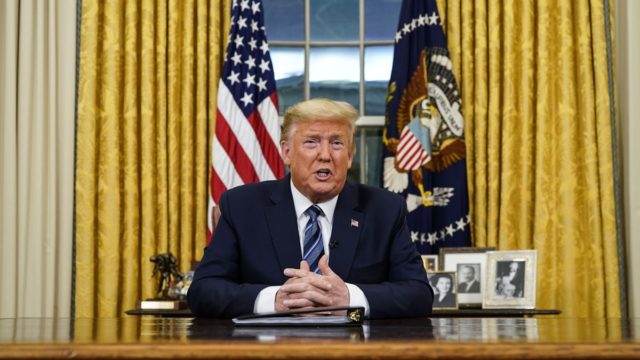 Trump suspende los viajes de Europa a Estados Unidos por 30 días.