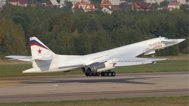 Rusia reiniciará la producción del bombardero TU-160
