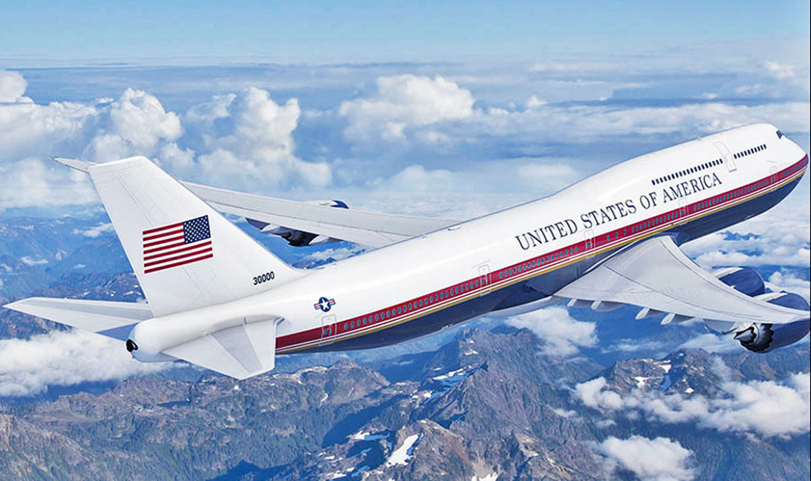 Encuentras botellas de tequila vacías en el nuevo Air Force One en construcción