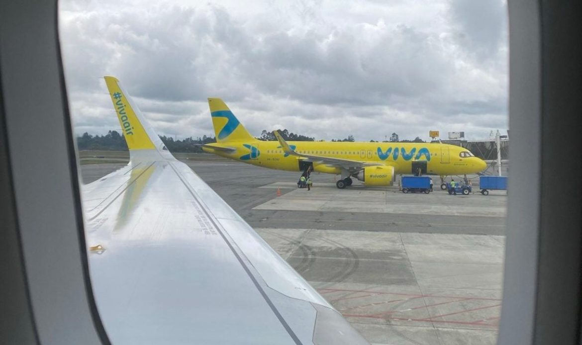 Viva Air pone en tierra 5 de sus aviones debido a problemas económicos