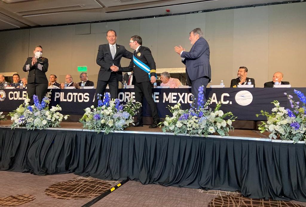 Rinden protesta nuevos integrantes del consejo directivo Colegio de Pilotos Aviadores de México