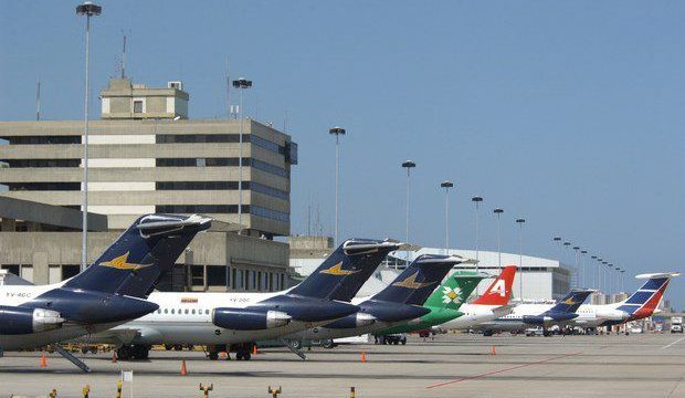 Sismo obliga al cierre de una pista en el Aeropuerto Internacional Simón Bolívar