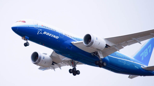 Boeing 787 supera los 1 mil millones de pasajeros