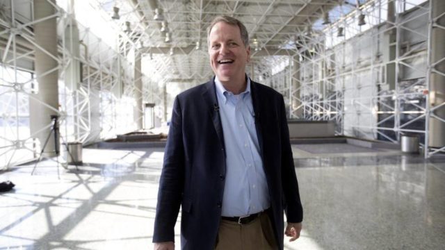 El CEO de American Airlines pide a sus empleados tratar a los afectados por el veto con «extremo respeto»