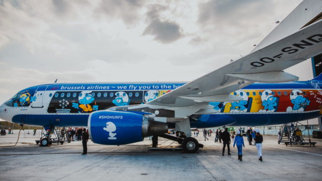 Brussels Airlines presenta imagen especial con Los Pitufos