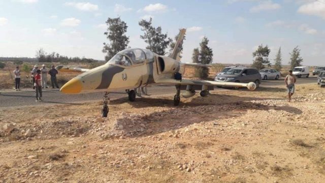 Avión de combate aterriza de emergencia en Túnez