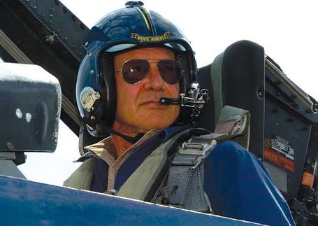 Vídeo: Harrison Ford vuela sobre B737 y aterriza en calle de rodaje por error
