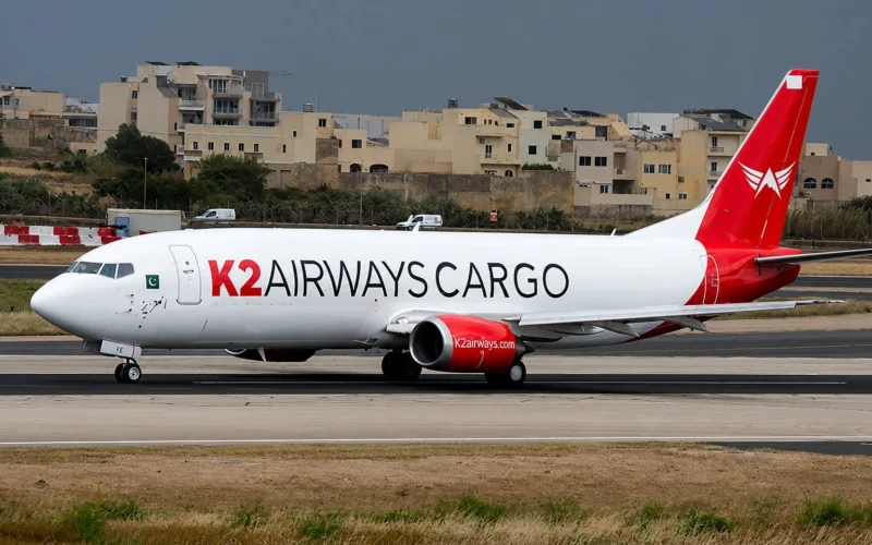 Boeing 737-400 de K2 Airways pierde contacto durante vuelo entre Sharjah y Karachi