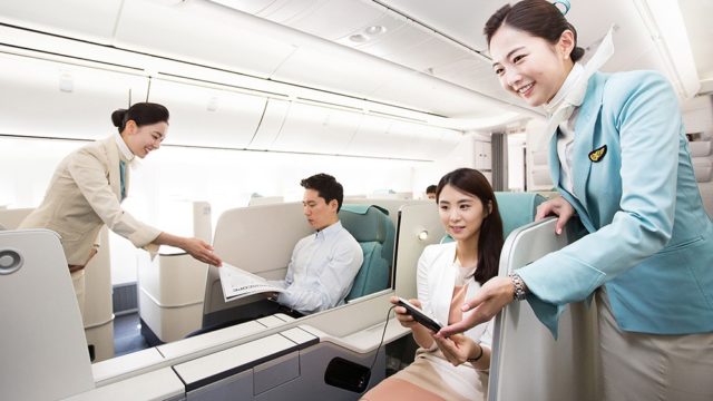 Tripulación de Korean Air podrá usar armas taser contra pasajeros indisciplinados