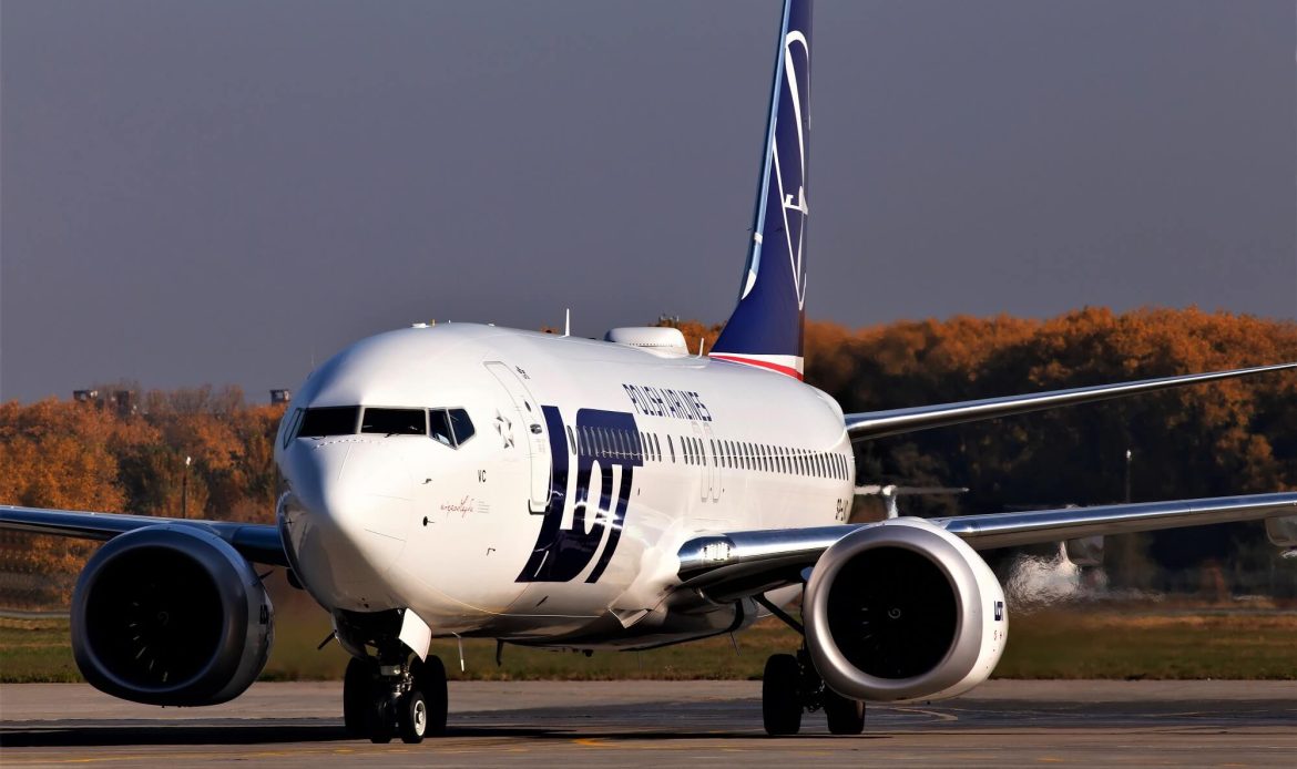 LOT Polish Airlines y Boeing enfrentan juicio por la crisis del 737 MAX