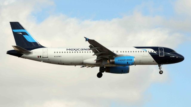 Senadores piden resolver conflicto de Mexicana de Aviación