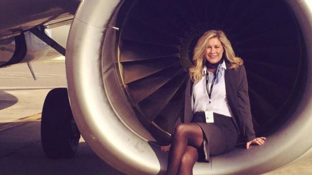 Uniforme de American Airlines enferma a sus sobrecargos