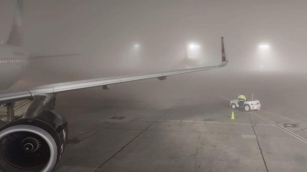 Cientos de pasajeros varados en Aeropuerto de Tijuana