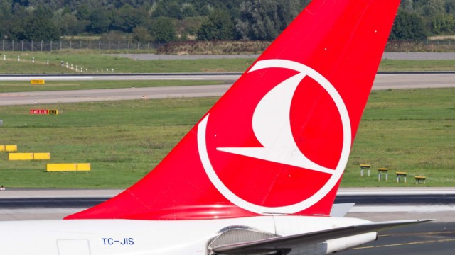Avión de Turkish Airlines aterriza de emergencia en Barcelona por alerta de bomba falsa