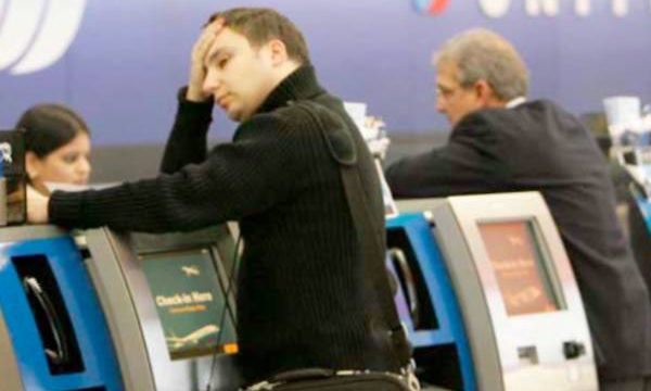 Causas por las que un vuelo se sobrevende